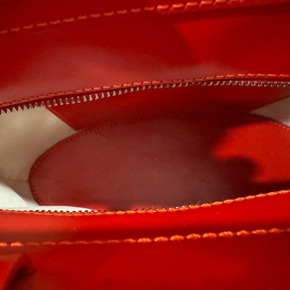 Tod’s Leather Two way Tote - Picture 3 of 6